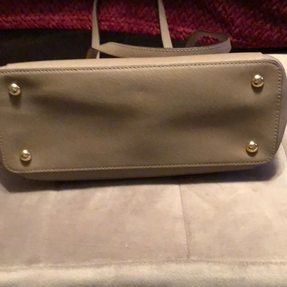 Michael Kors Jet Set Tote - Picture 4 of 7